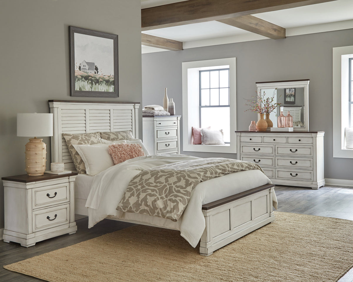 Hillcrest 4-piece Eastern King Panel Bedroom Set White and Dark Rum