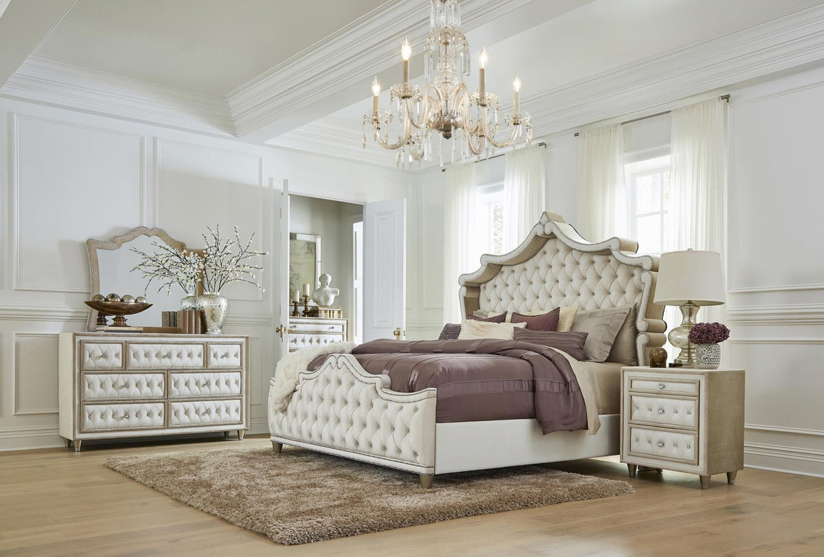 Daneka Eastern King Bed 3 Pc Set