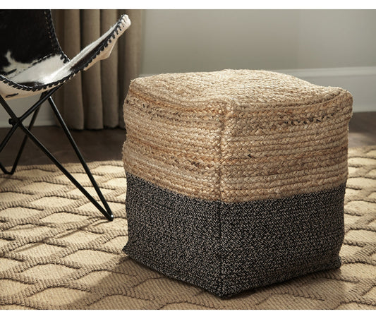 Sweed Valley Pouf Ashley