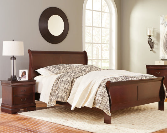 Alisdair King Sleigh Bed with 2 Nightstands Ashley